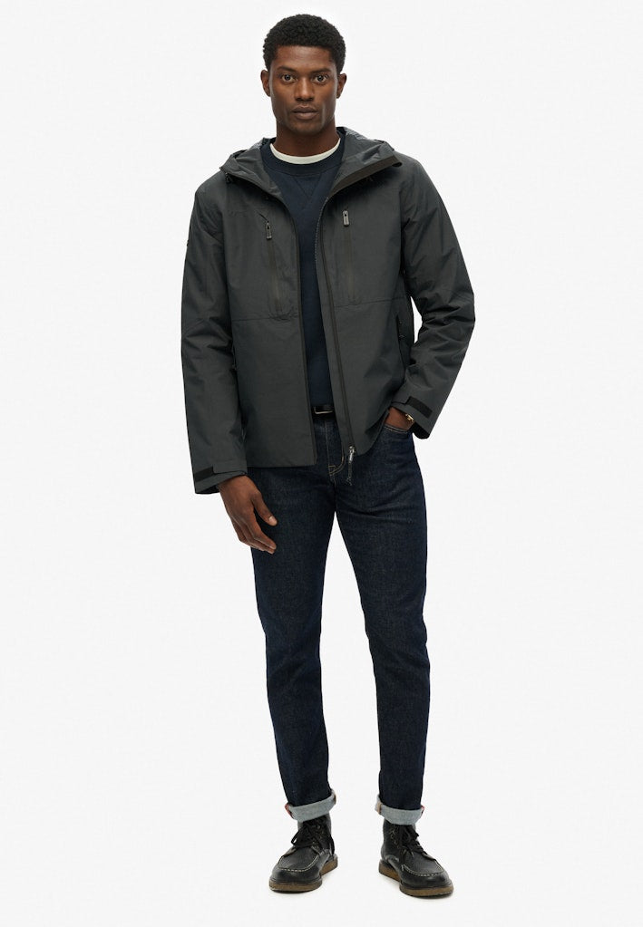 Chaqueta impermeable [fc:image_id:68713bdf2c139d3849d1a57f] [fc:hash:1a01dfae32caacb6fe29ff0d82e7e8fd69eda63f]