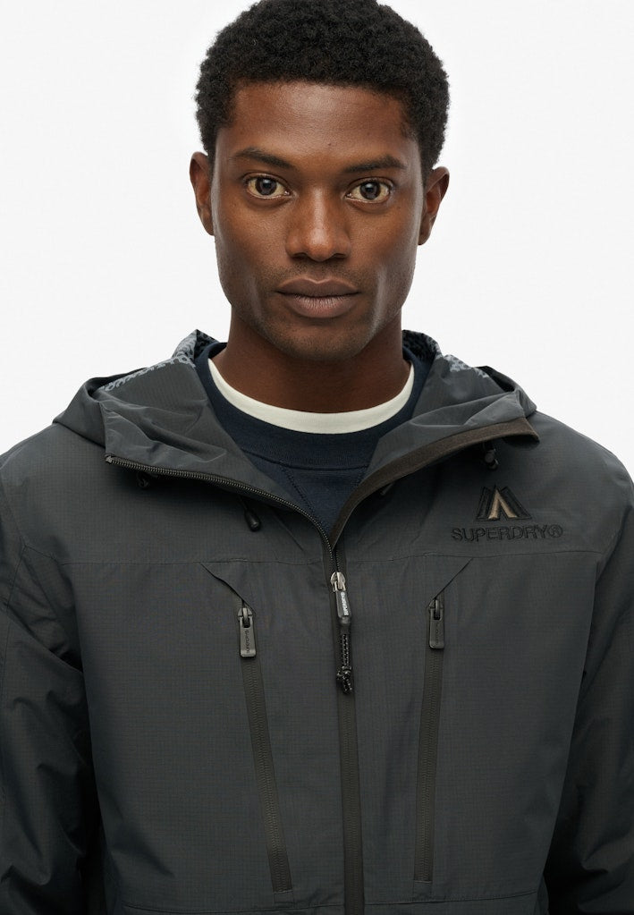 Chaqueta impermeable [fc:image_id:68713bdf8f22f694937f93a1] [fc:hash:b2624b1a45a97f7f82df092149c847a3777d37f3]