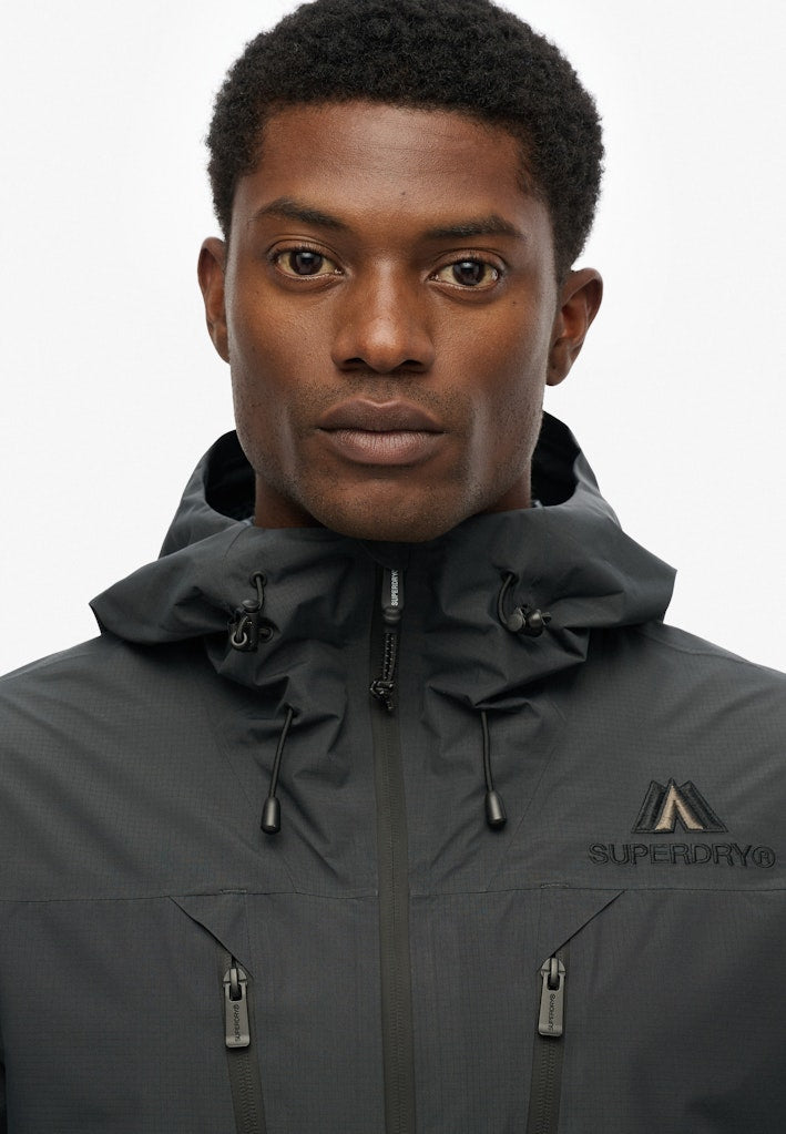 Chaqueta impermeable [fc:image_id:68713be1181579155557a48a] [fc:hash:585b2482ca9e5338003adfbf9605fba4b921d382]