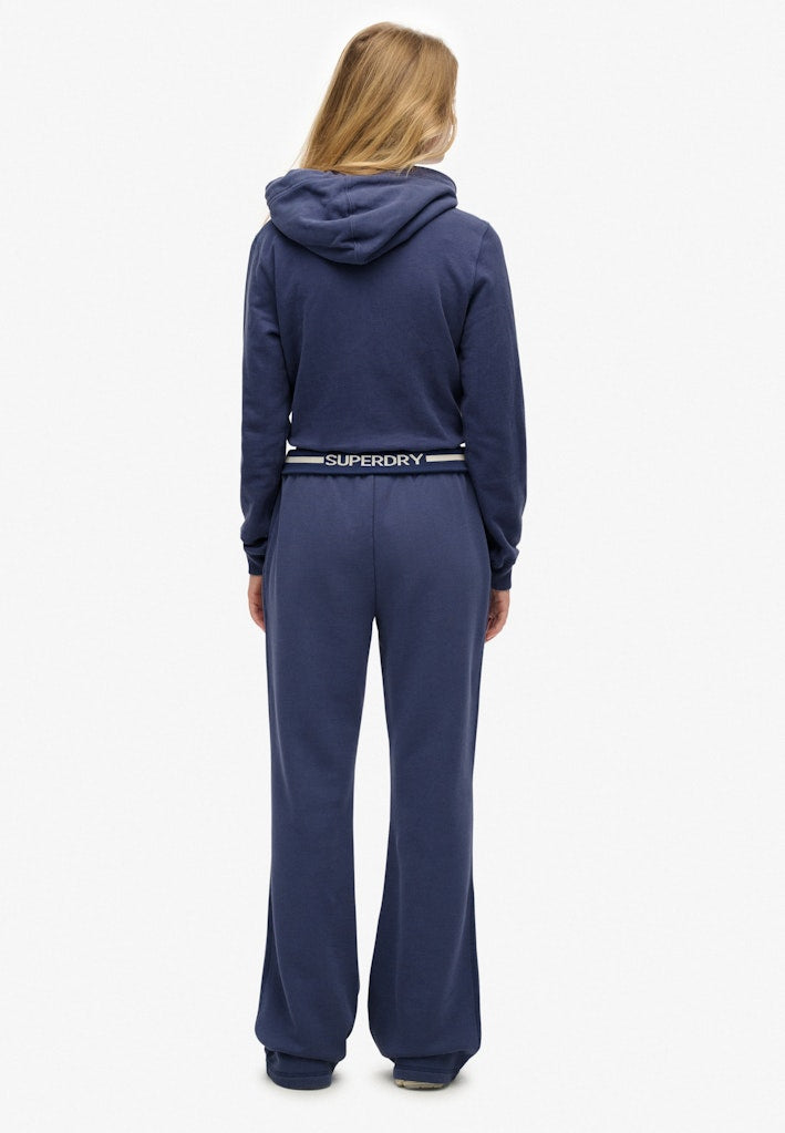 Jogger Flare Athletic Essentials Logo Talle Bajo [fc:image_id:68955fd52aa23295ff50c65a] [fc:hash:0551c026004e2a834a81cc8ba92b45a845c471a2]