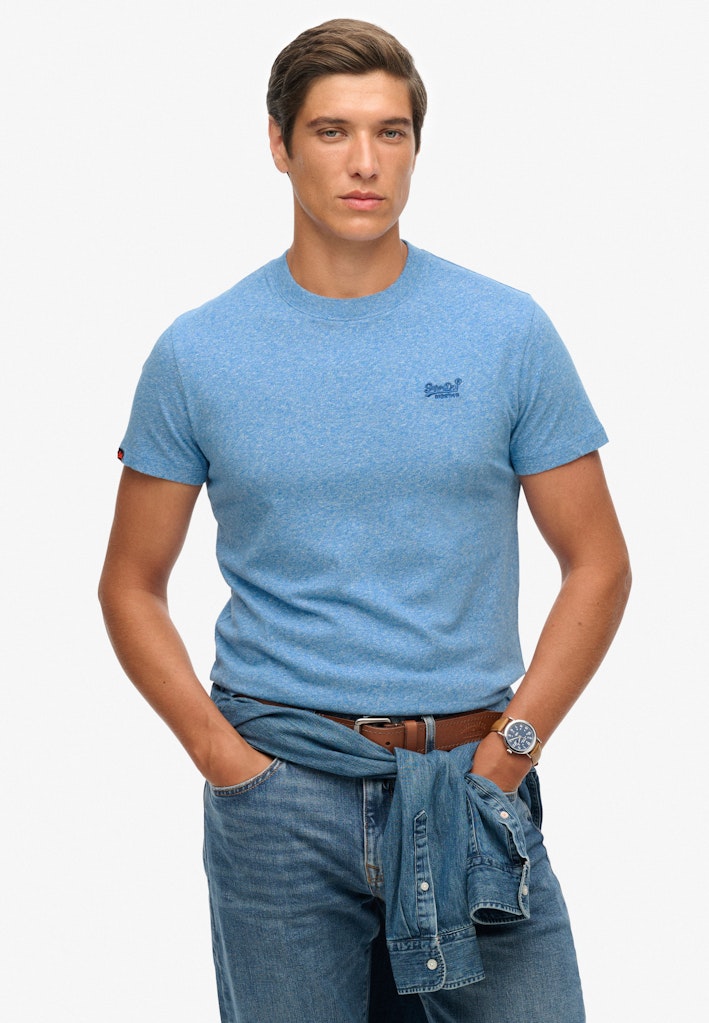 Camiseta Essential Logo [fc:image_id:6896e1d169799f6ad89b1095] [fc:hash:c0e50423c6dbe314e651adbe3ebc96e8ace21ebd]