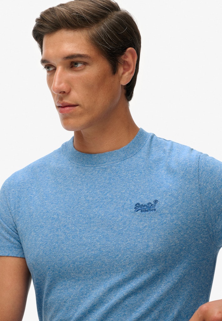 Camiseta Essential Logo [fc:image_id:6896e2083ba7cd1678fab690] [fc:hash:c340bff06a662b52bee742d02a76b8526e7074a6]
