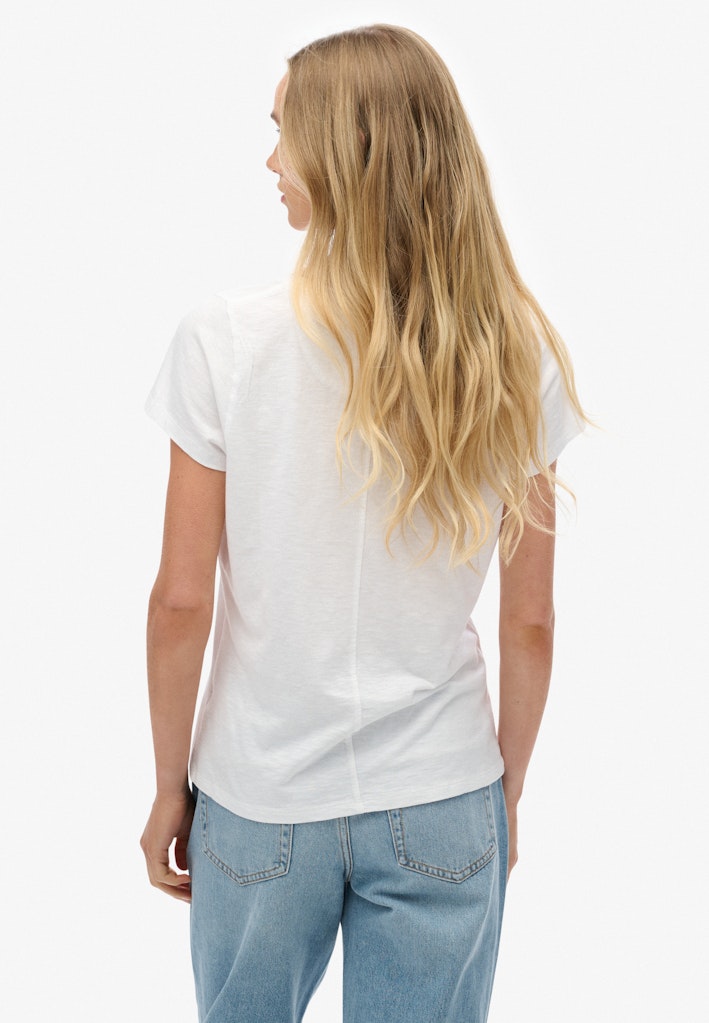 Camiseta Studios Cuello Redondo Corte Ajustado [fc:image_id:6897cc467a29f4c17cec1d02] [fc:hash:d8866e77abd941e550caf445e147607311dc6084]