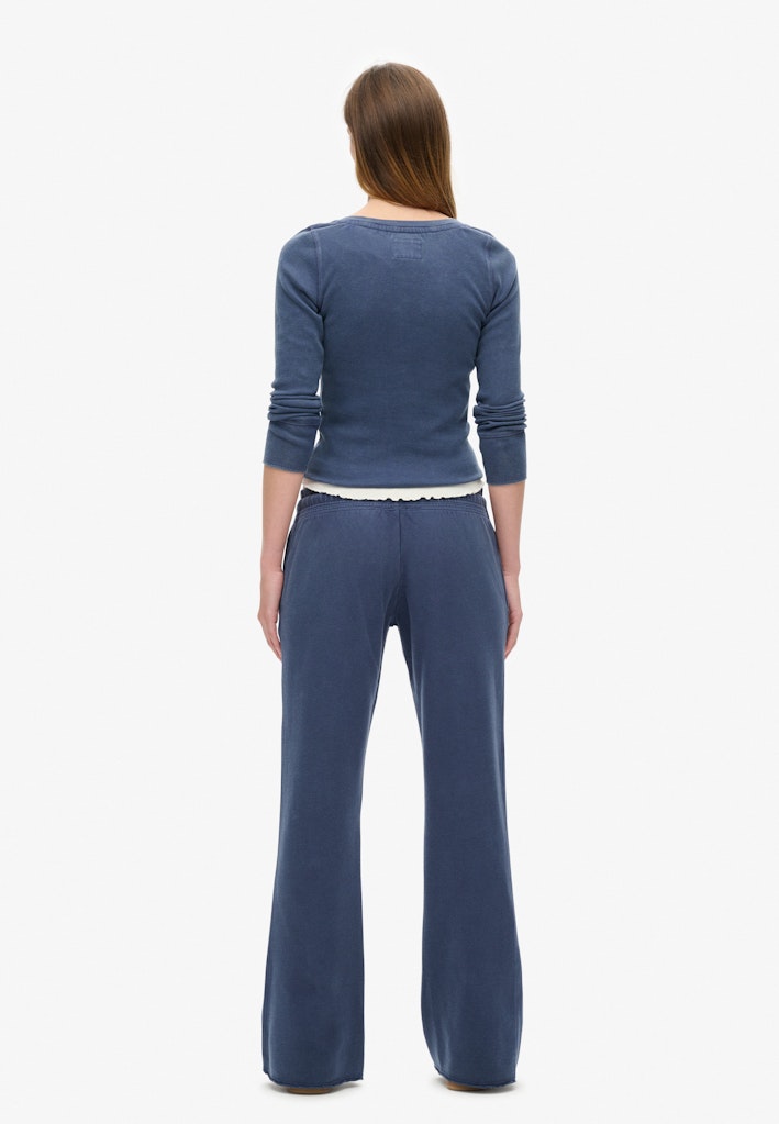 Joggers Acampanados de Talle Bajo Athletic Essentials [fc:image_id:689c11e8becd0be01380da75] [fc:hash:71711edf31e8d679992b22eccbbdebd3d55cc601]
