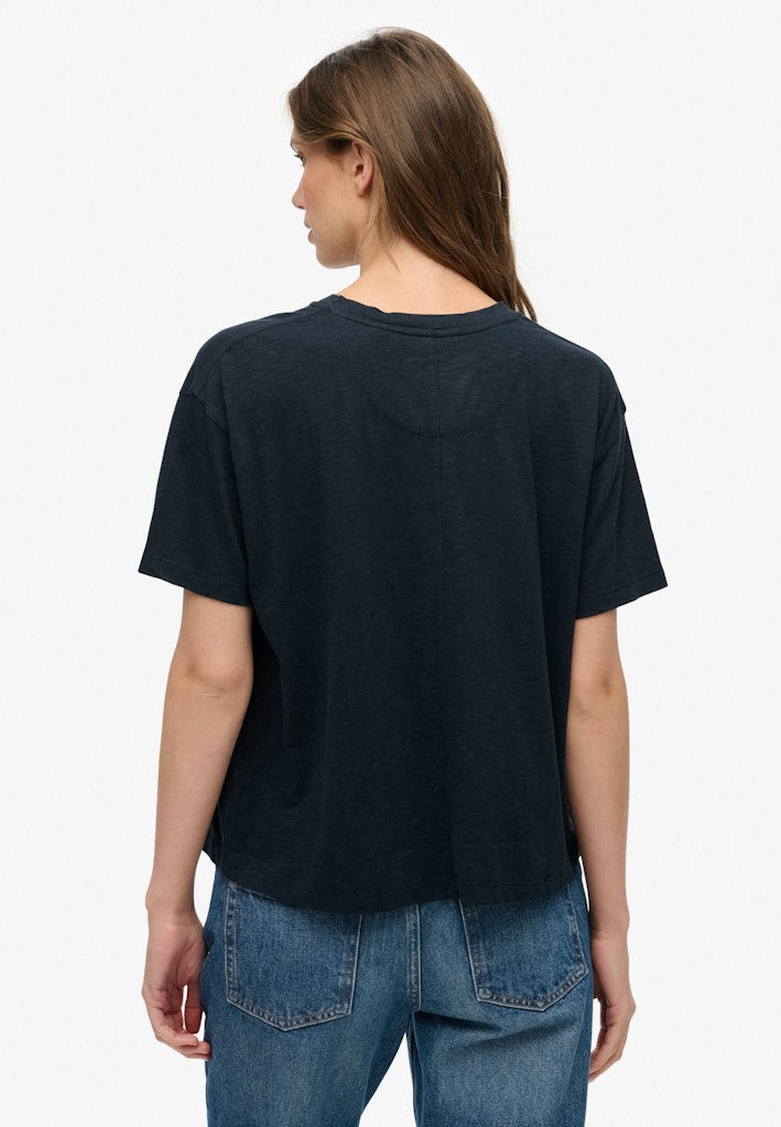 Camiseta Studios Crew Corte Relajado [fc:image_id:68bbd3cec10e70719da4ae44] [fc:hash:74df0412d8d9820c55b5a17edc771ba2c79f8041]
