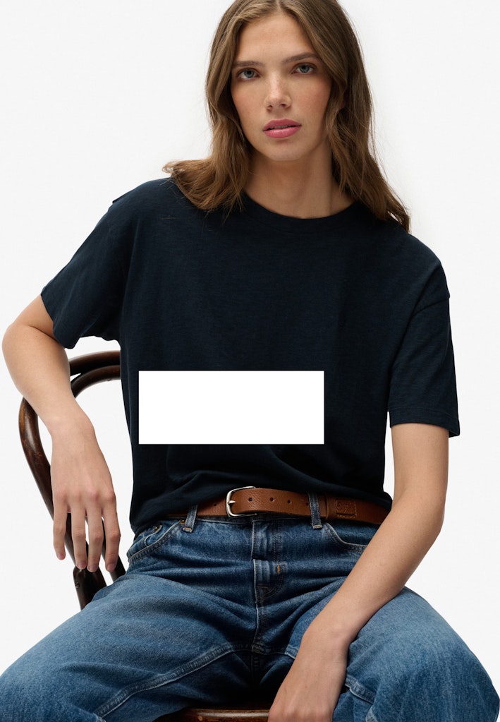 Camiseta Studios Crew Corte Relajado [fc:image_id:68bbe325883341323e48d0bd] [fc:hash:28eab2b81c028c75dcb4bcea61c0a8a83122e678]