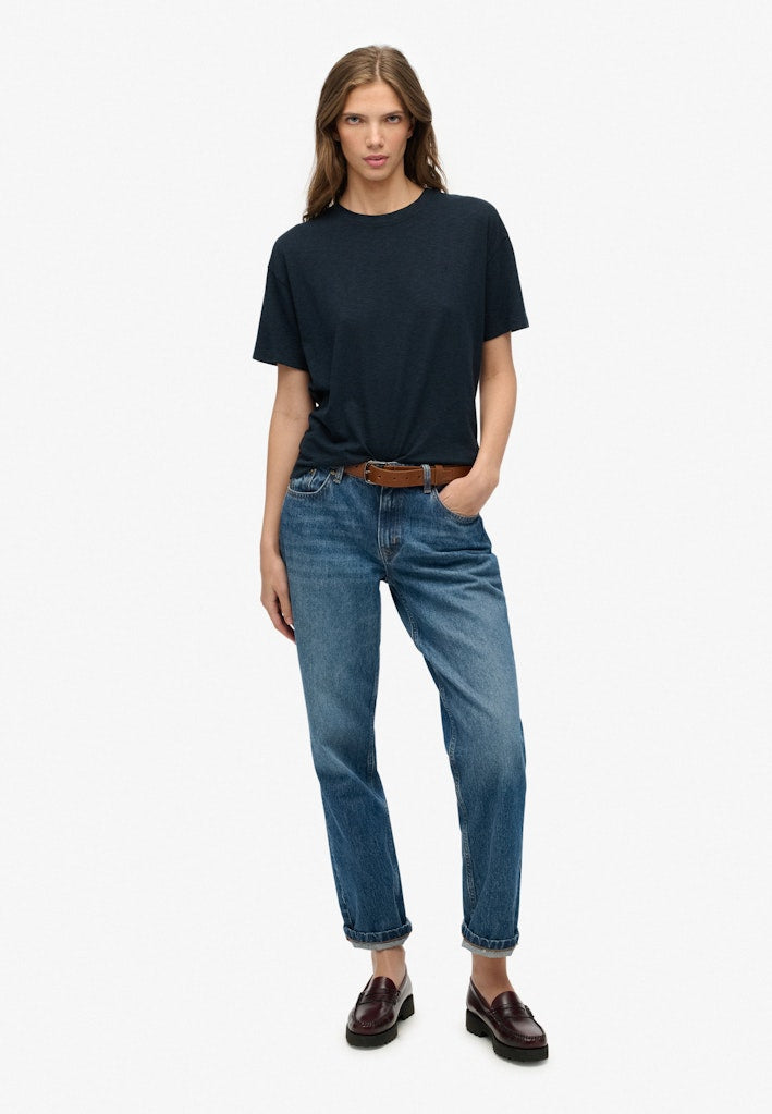 Camiseta Studios Crew Corte Relajado [fc:image_id:68bbe327b592cf98bf40e0cc] [fc:hash:6d90c1c7ed9bddd9aa723f08b44f9704ba403cec]