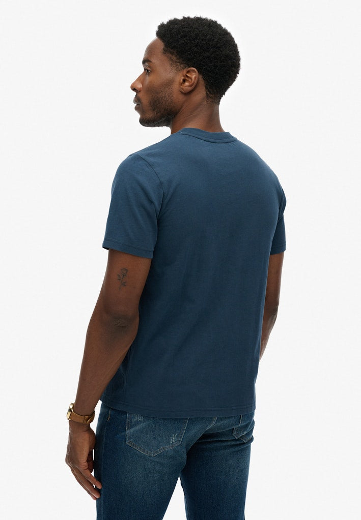 Camiseta Outdoor Stripe Logo Corte Relajado [fc:image_id:68bbe35388dbe7515c5205ee] [fc:hash:ff4751d5b55fbc84b0e5b3b6607230ad8d291567]