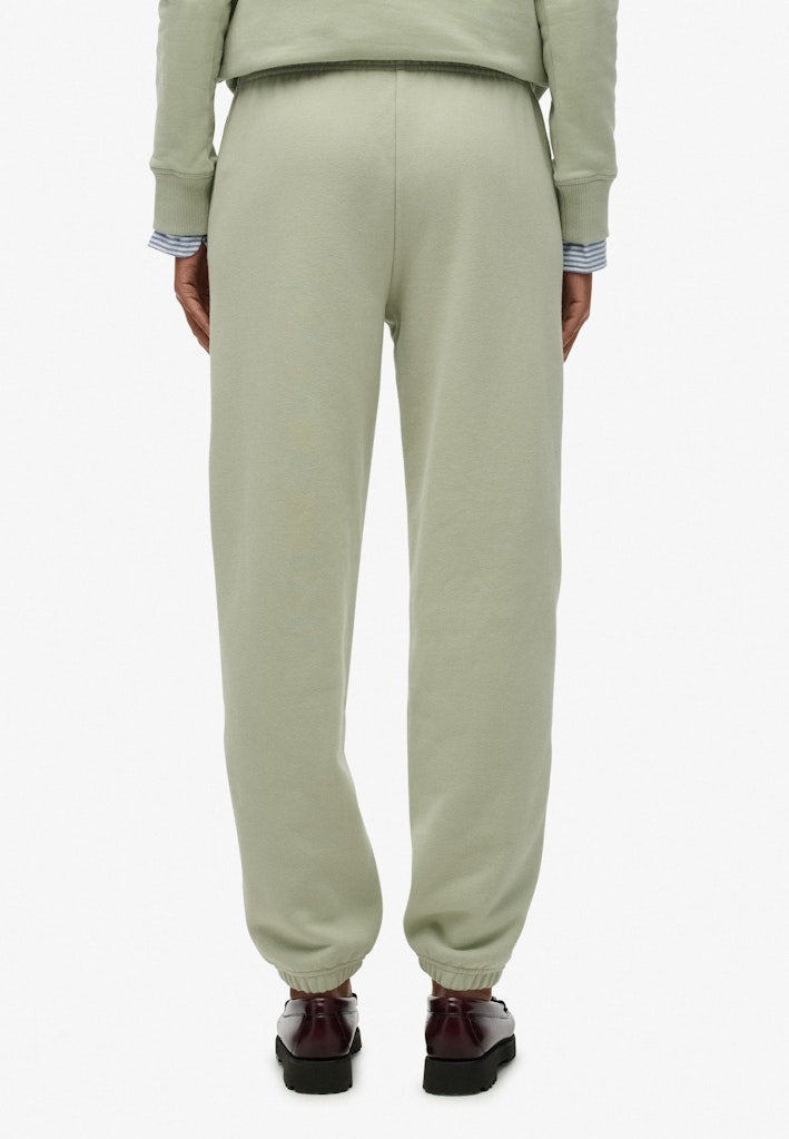 Joggers Essential Logo [fc:image_id:68befeb34bd7cd4ce7852c44] [fc:hash:7661ca2886fadd623cfc75e3f609e222a32d5573]
