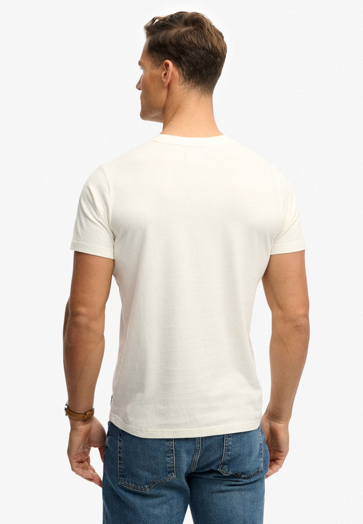 Camiseta Outdoors Mountain Corte Relajado [fc:image_id:68f1592da74a83fa24979f65] [fc:hash:dce9335f77ba85989af41b892ccf3d4729a351d7]