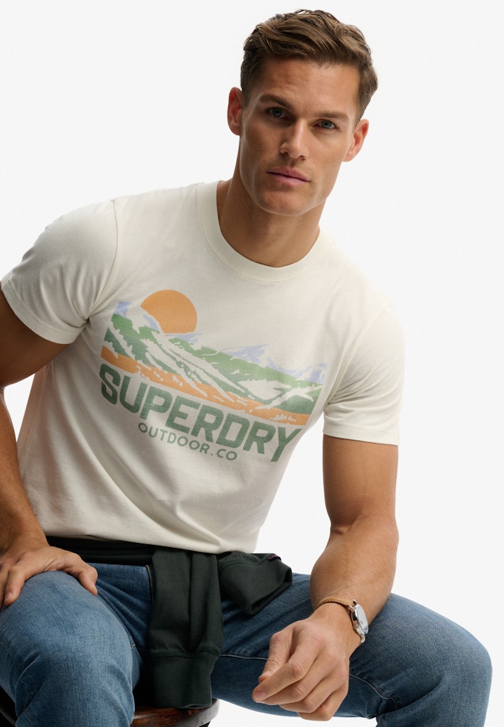 Camiseta Outdoors Mountain Corte Relajado [fc:image_id:68f159303a85114b05b487eb] [fc:hash:e95a064d824e40e12320ed44ac2120a0fdfd9700]