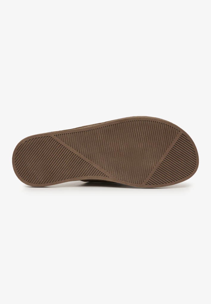 Sandalias Vintage con Tiras Cruzadas [fc:image_id:68f69fe424f8a066f4e0f1bb] [fc:hash:f22e6fe98a53d955a060ac2d5443608f496f0981]