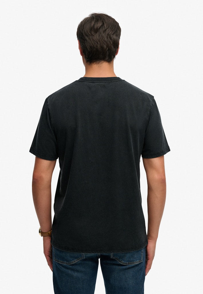 Camiseta de corte holgado Local Business [fc:image_id:691e2d8e85cc6f1463d31747] [fc:hash:4443cbb2a6ebb44adcba4768dc02b75869e44bb9]