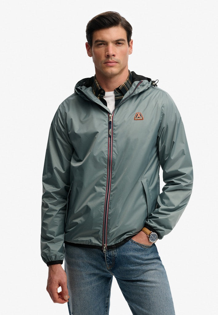 Chaqueta Cortavientos Essential [fc:image_id:6920eda05f538320841e71e7] [fc:hash:ae05d99578d0c4d4b304ecf37352417cc7d51f20]