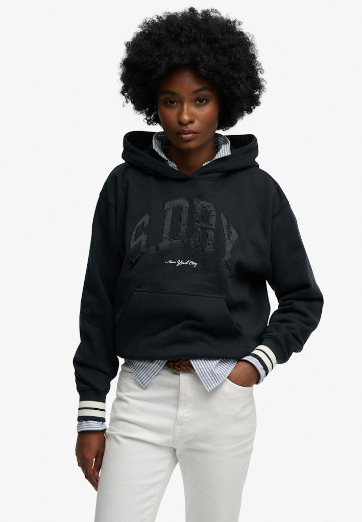 Sudadera Country Club Varsity [fc:image_id:69727b021ff59ea49386a5da] [fc:hash:e4a328573c4365ed576fbbfcbeeafd329f5e12ab]