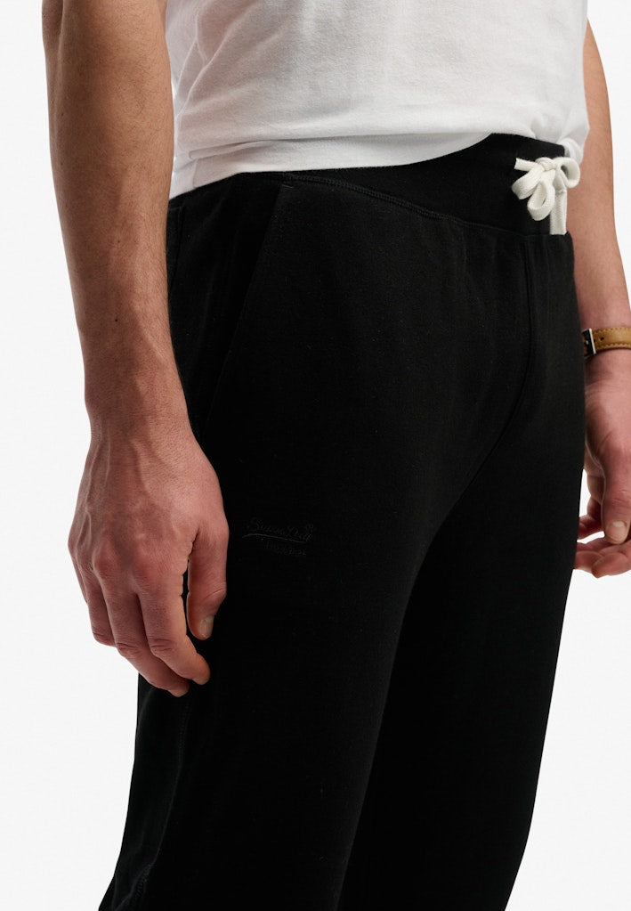 Joggers Clásicos con Logo Essential [fc:image_id:69727b043fdcdae301b3fa7c] [fc:hash:cbb8dce7b86475a328a35eeb32e8b71dc1d1ce23]