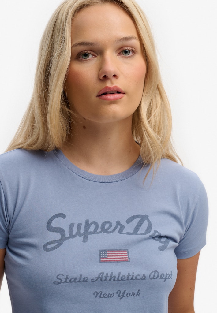 Camiseta Athletic Essentials Gráfica Corte Ajustado [fc:image_id:69751d6aebf852e7f1813478] [fc:hash:4e4a1544d7a2683d1c29968838a2cd560b69f690]