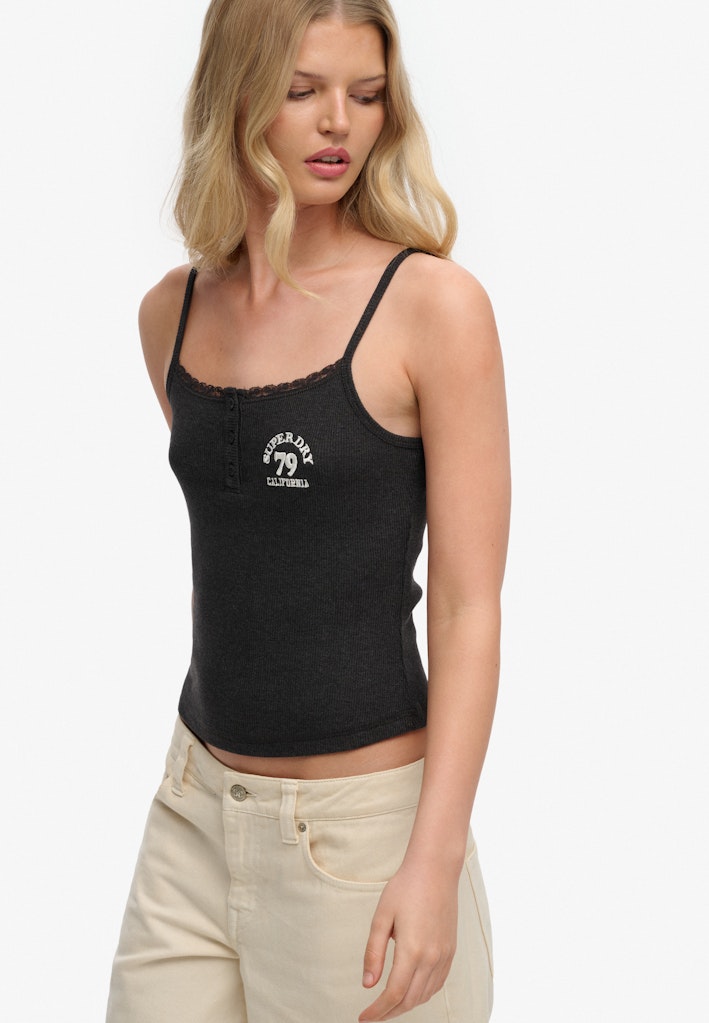 Top Cami con Botones y Bordado Athletic Essentials [fc:image_id:697e57be2b54039099754119] [fc:hash:5454f783cd7dac06980da18ec386cc867c1588c8]