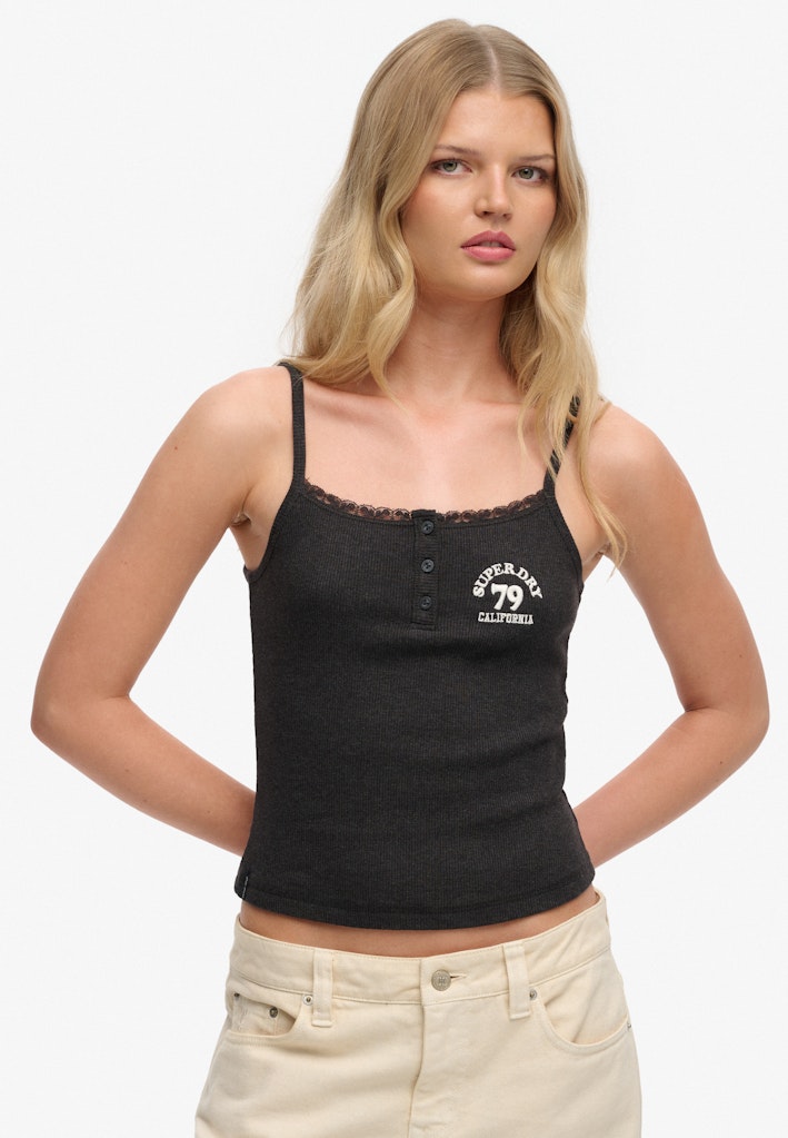 Top Cami con Botones y Bordado Athletic Essentials [fc:image_id:697e68def3f473f690b1ac7f] [fc:hash:9455dcd884f317069a676dcb1958e422c53eb0e9]