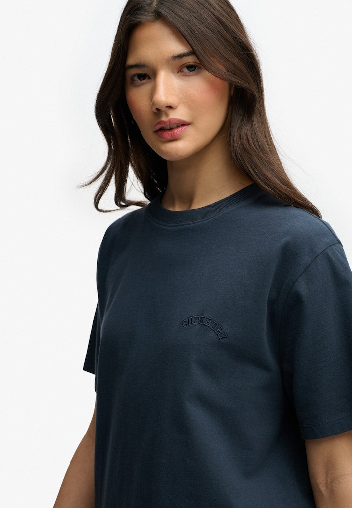 Camiseta de corte holgado con logotipo Essential [fc:image_id:69824e0659e7c1711d444cdb] [fc:hash:60adaa19b3c2f94c8ca666018d0fc8343a0fbf82]