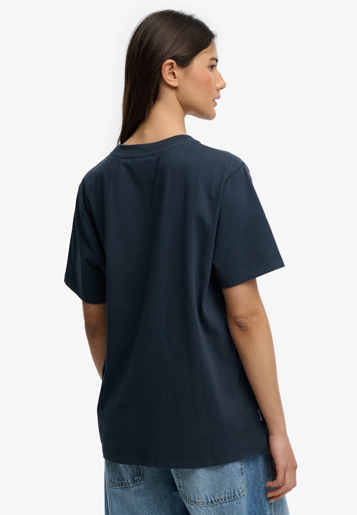 Camiseta de corte holgado con logotipo Essential [fc:image_id:69824e0659e7c1711d444cdf] [fc:hash:0396407f05629dae41307ecb89b917a187fca1a9]