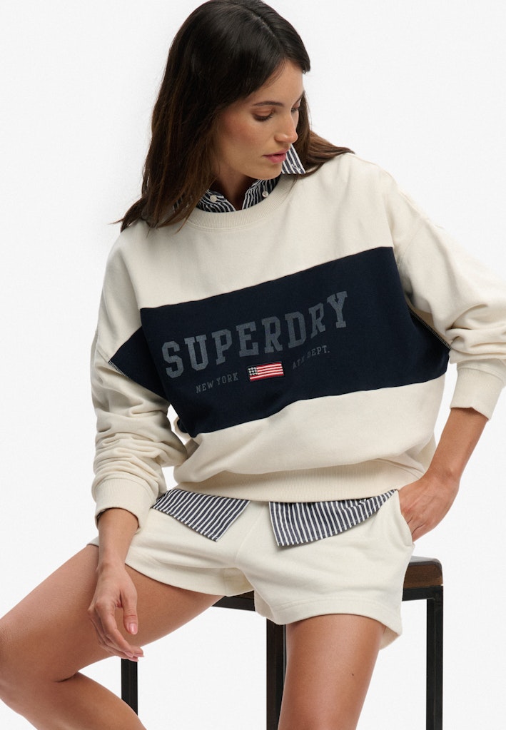 Sudadera con bandera bordada Athletic Essentials [fc:image_id:69824e0d142d080e5ae7743f] [fc:hash:16023c505e9321d7e533f5f2ff6cead04463d5d5]