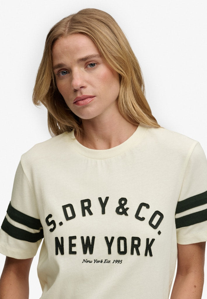 Camiseta Country Club con Aplique [fc:image_id:69c58b21f9c2cbe78ec59100] [fc:hash:925517cfdee2b880b3d6831a0ab912741ff0af3b]