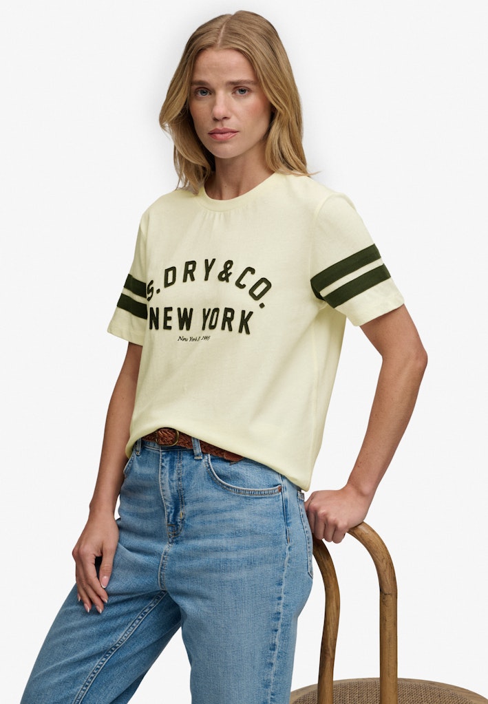 Camiseta Country Club con Aplique [fc:image_id:69c58b21f9c2cbe78ec59102] [fc:hash:b80aeb91628ea75ff82cd65a9010368e9c5ae1de]