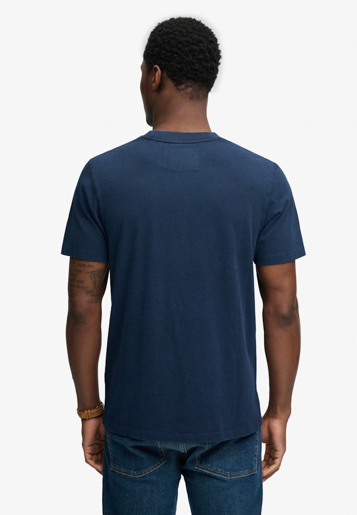 Camiseta Vintage Prep Corte Relajado [fc:image_id:69c58c0f36ab6fd4ca45ba60] [fc:hash:5d9c679d3613cea659cc43108c23f374109c03c7]