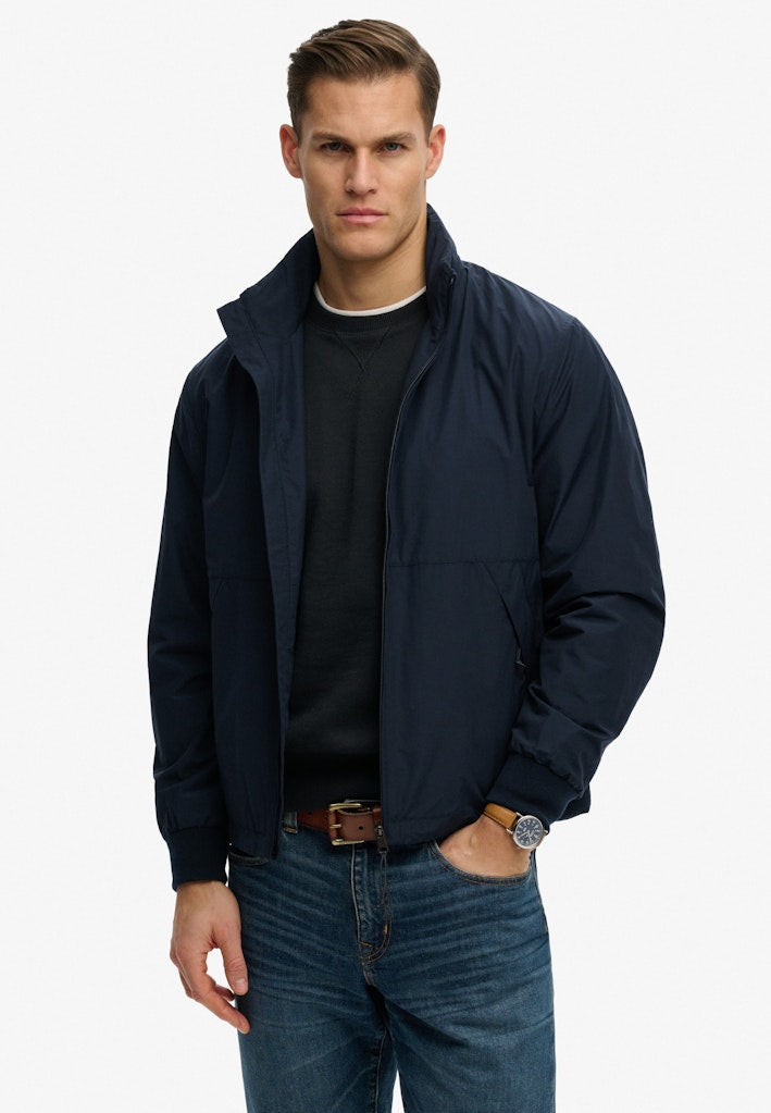 Chaqueta Deportiva Flyweight [fc:image_id:69c58c8236c8261d56c67097] [fc:hash:94568aa4d0488c1650604348e1f6756325cec025]