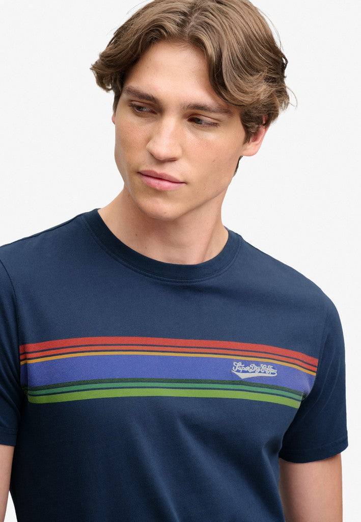 Camiseta Outdoor Stripe Logo Corte Relajado [fc:image_id:6a08d7f2fa06abd7ac1b3a5c] [fc:hash:a069a11376752634082762fdab3ca71f1b14c41f]