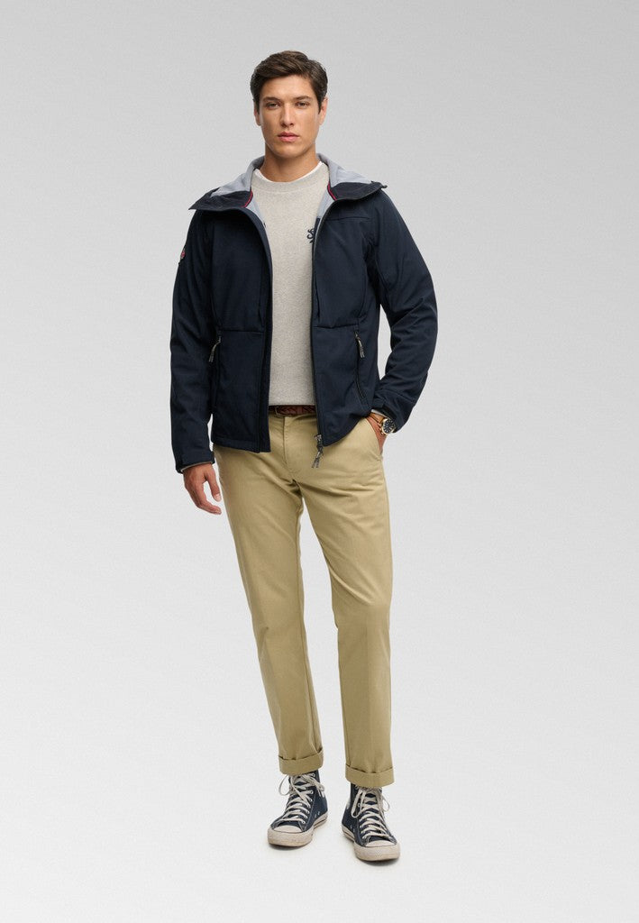 Chaqueta Trekker Softshell con Capucha [fc:image_id:6a627bc8f6c090456e5f2747] [fc:hash:882040689460e8408cd3fa5690f7c8b4e107bd32]