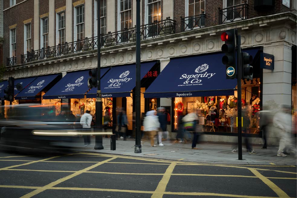 Fachada de una tienda Superdry