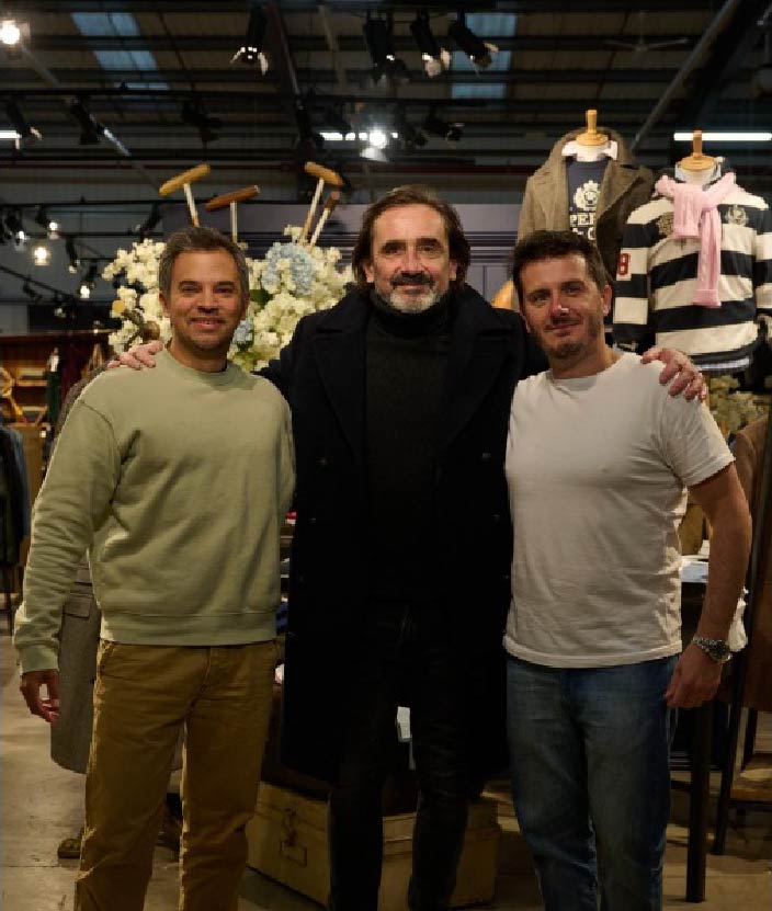 Equipo de Superdry reunido por el desembarco de la marca en Argentina